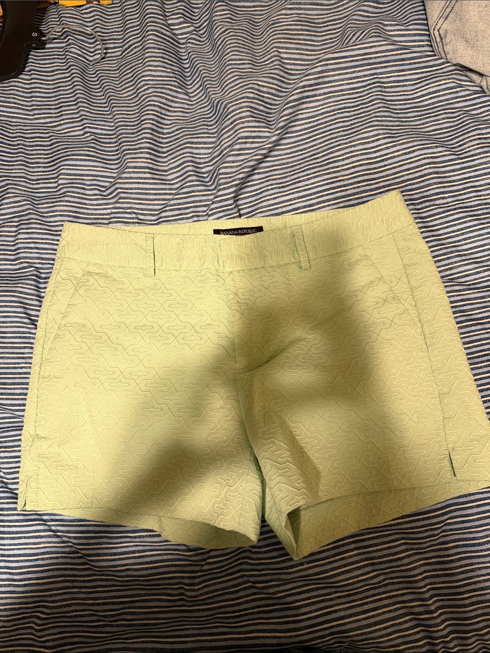 Banana Republic Light Lime Textured Women's Shorts